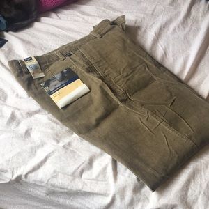 NEW DOCKERS CORDUROY PANT